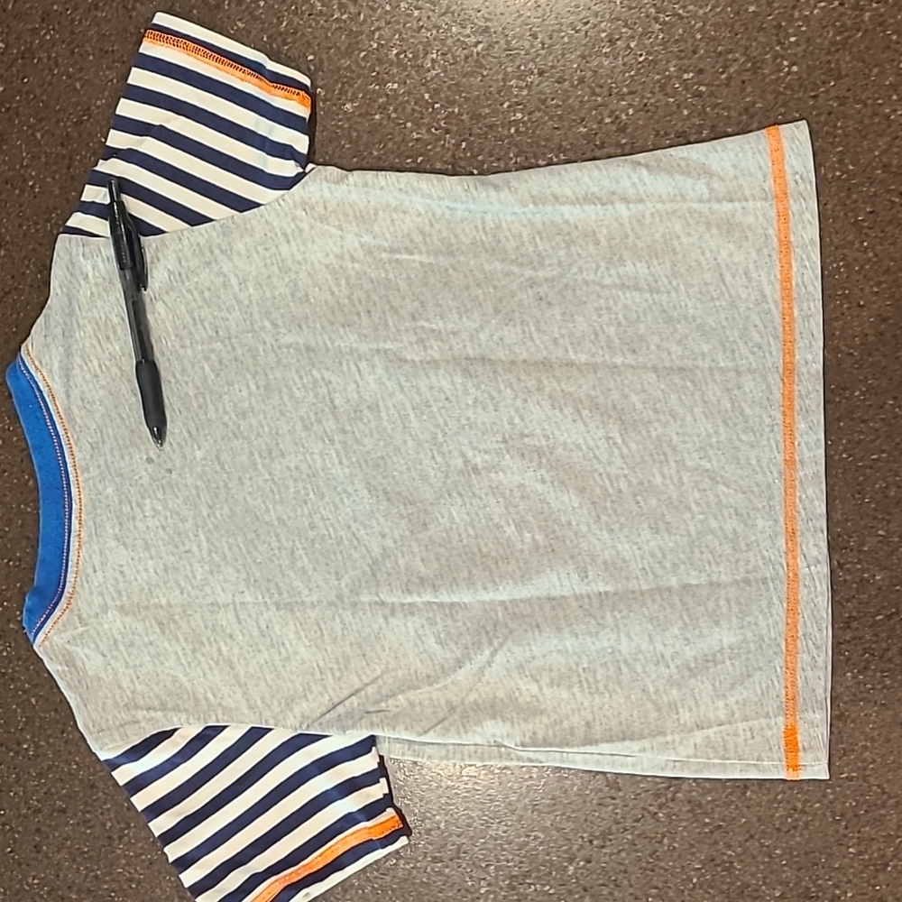 Lot of 3 shirts 5T - Picture 5 of 12